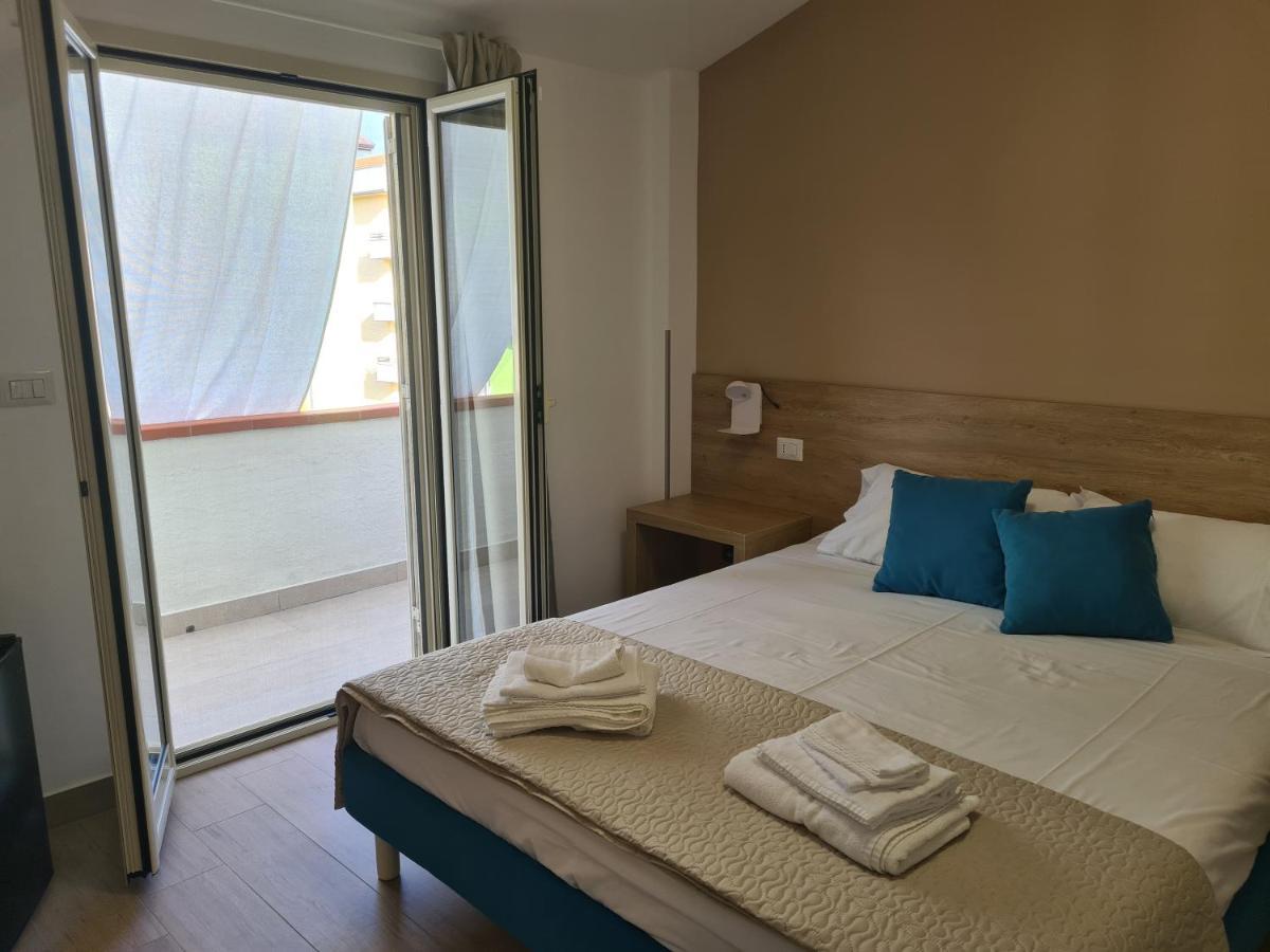 B&B Al Quadrato Скалеа Екстер'єр фото